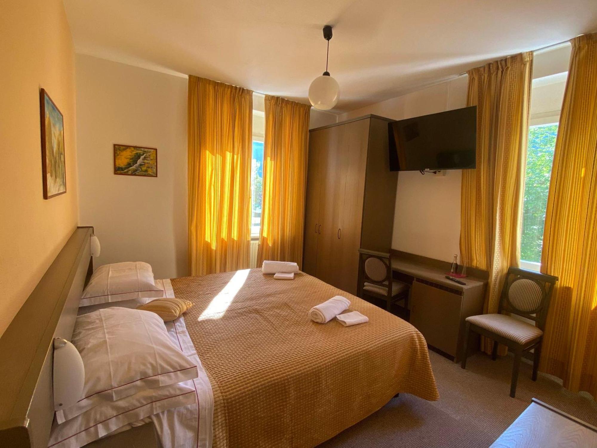 Garden Hotel Bellariva モルヴェーノ エクステリア 写真